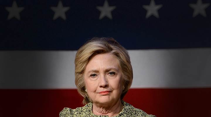 Clinton Panders to Party’s Base, Praises Connecticut Gun Ban as a National Model